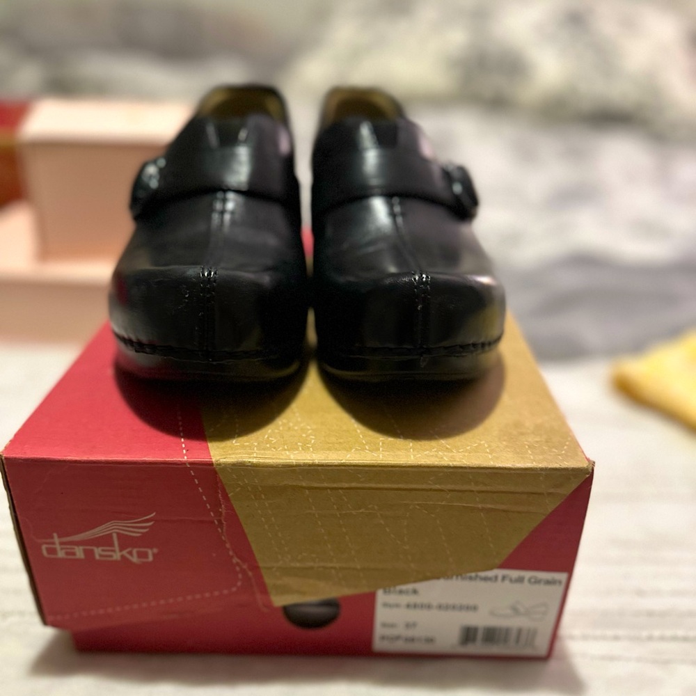 Dansko heeled shoes